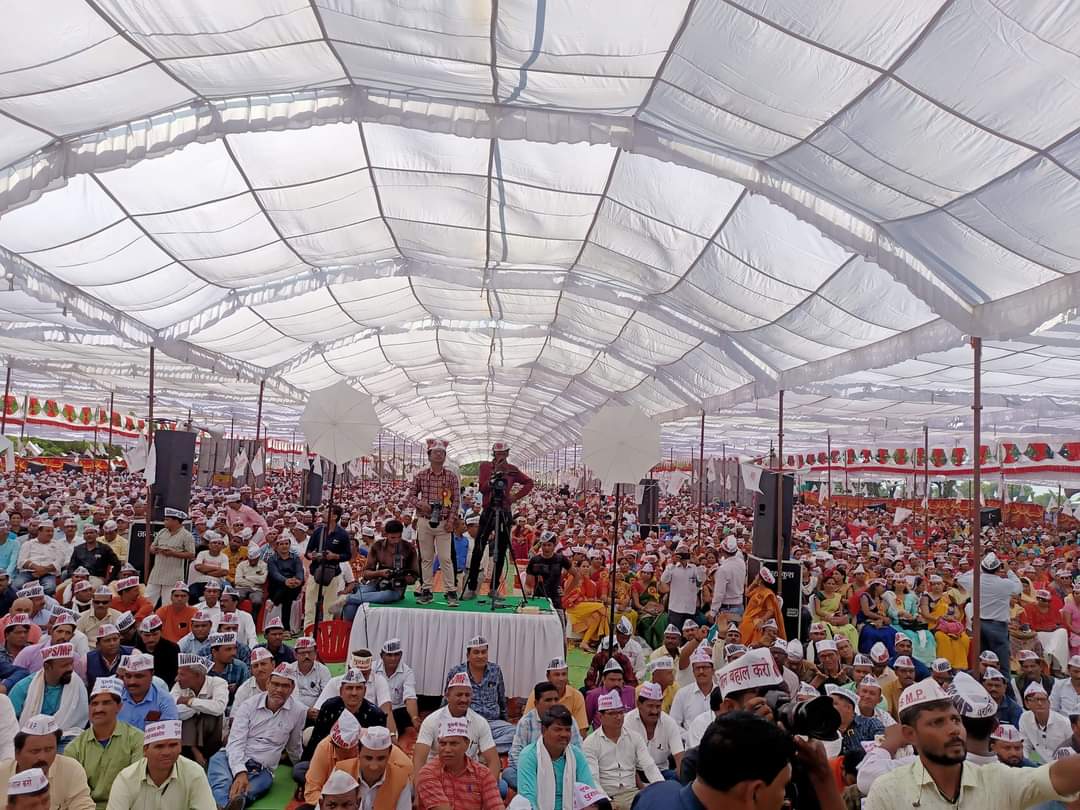 KRSiyag3's tweet photo. देशभर का कर्मचारी अब जाग उठा है।
इस समय पुरानी पेंशन(#OPS) बहाली की मांग को नजरअंदाज करना उन पार्टियों के लिए भारी पड़ेगा जो पेंशन बहाली आंदोलन(#NMOPS)को हल्के में ले रही है।
@NmopsInd @vijaykbandhu @KRSiyag3 @ManjeetNMOPS @Pradeepthakur_7 @VSDhariwal @KulluNpsea @PBSS_NMOPS_HR https://t.co/woCnyP5pFK