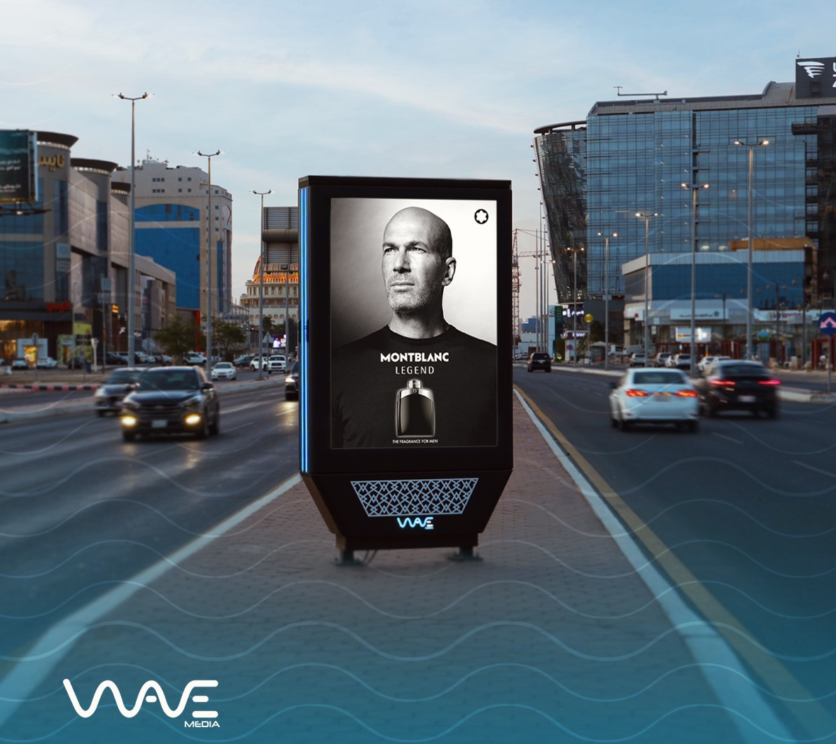 WaveMediaksa's tweet photo. أحد الاستراتيجيات التسويقية لزيادة الوعي بالعلامة التجارية وتعزيز المبيعات.. هي اختيار المشاهير والنجوم لتمثيل تلك العلامة ومنتجاتها,
اختارت "مونت بلانك" الأسطورة في عالم كرة القدم #زيدان لتمثيل منتجاتها مما جعل الاعلان يظهر ملفتاً و ذو تأثير أكبر على العابرين.
#WaveMedia #OOH https://t.co/tBUlKJGI5o