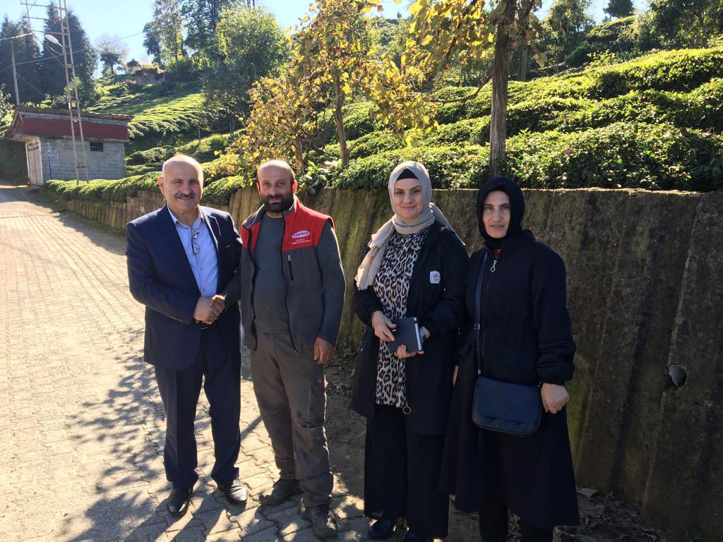 akpartiderepaza's tweet photo. Türkiye’nin Yüzyılı için 2023 seçimleri öncesinde teşkilat mensuplarımızla üye ziyareti programımıza bugün merkez mahallesimizi ziyaretteydik.
#derepazarı #rize #akparti https://t.co/TfWHCCopA5