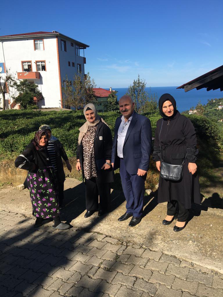 akpartiderepaza's tweet photo. Türkiye’nin Yüzyılı için 2023 seçimleri öncesinde teşkilat mensuplarımızla üye ziyareti programımıza bugün merkez mahallesimizi ziyaretteydik.
#derepazarı #rize #akparti https://t.co/TfWHCCopA5