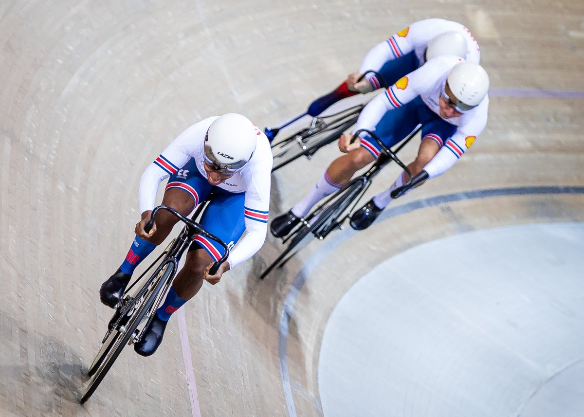 🌈 I can see a rainbow! 🎶 @kad_c, @jodycundy and @jacovangass beat France in the Mixed C1-C5 Team Sprint final to take the gold 🥇 #SQY2022