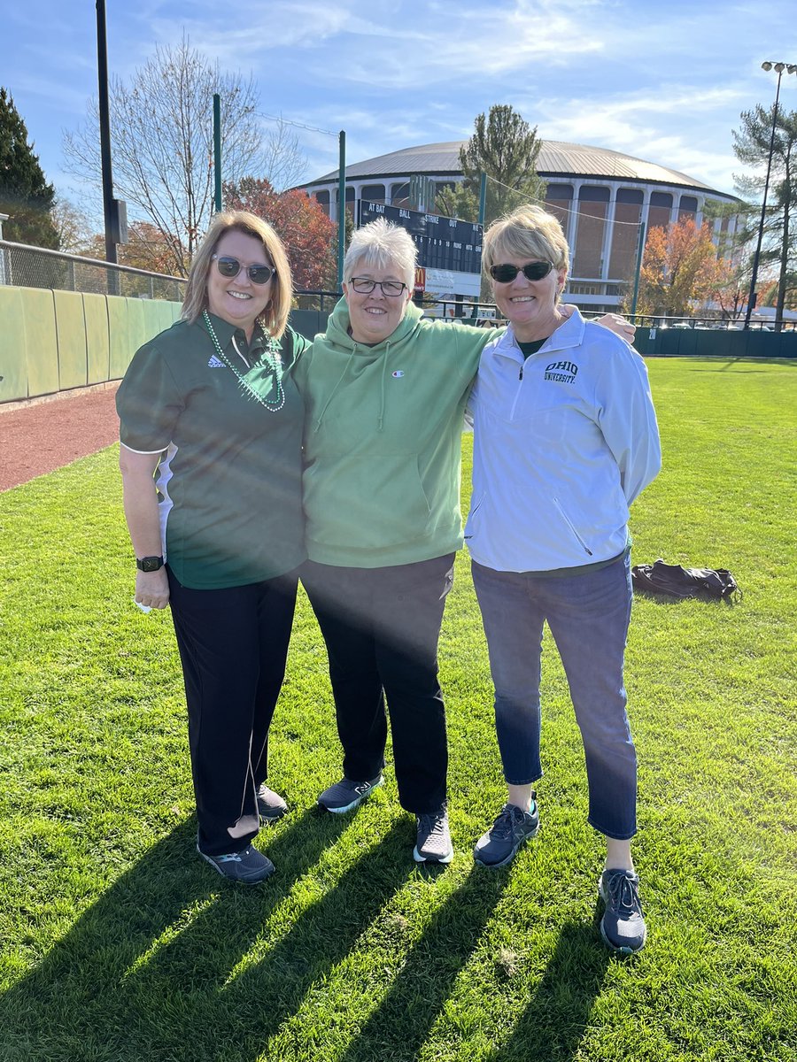 OhioBobcatSB's tweet photo. Amazing weekend having our Alumni back in Athens!! From 1974-2022, they all love the green and white. Thank you to all who came and shared their stories. The pride in this program runs deep and we felt it all weekend 💚🤍 #ouoyeah https://t.co/fnr0GOuGDY