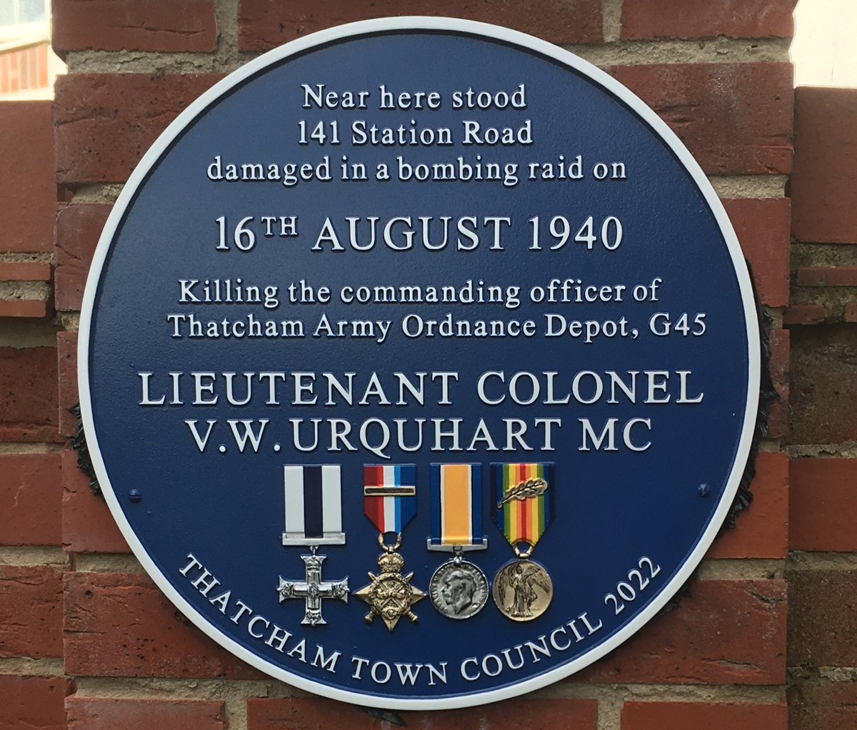drnickyoung's tweet photo. Fantastic to be able to attend the unveiling of the Lt-Col Urquhart blue plaque this morning in #Thatcham as part of @thatchamfest and the @ThatchamTC Heritage Working Party. https://t.co/Octjiu30l5