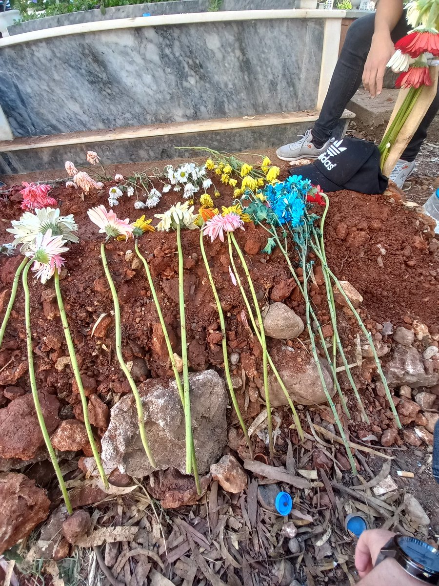 ErdalBora07's tweet photo. Bugün bu ülkede öğrencisine kendi evinde uyuşturucu içiren "sözde" bir öğretmen hiçbir ceza almadan rahat rahat geziyor... Sözün bittiği yerdeyiz.
#Yiğiticinadalet https://t.co/i55JktkTLX