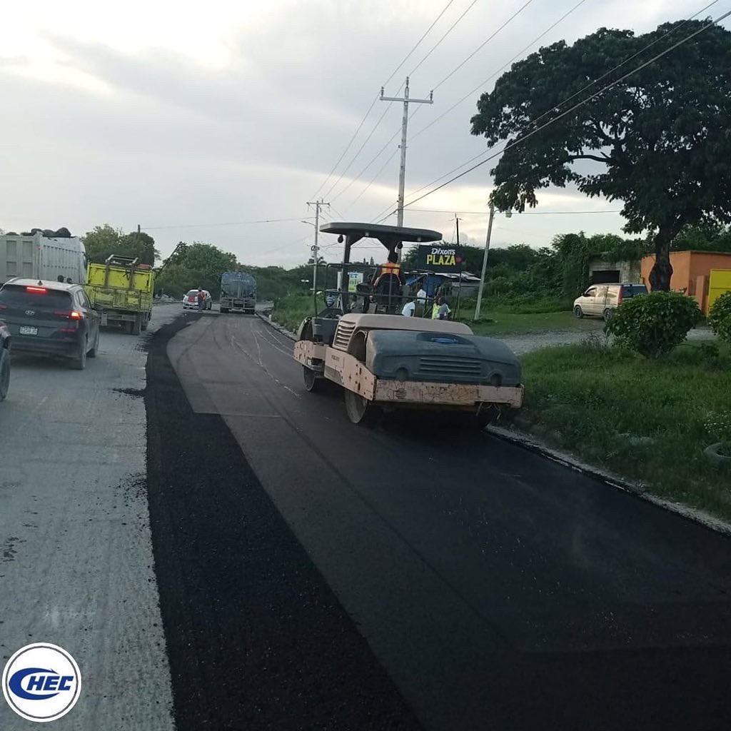 AndrewHolnessJM's tweet photo. Paving work recently commenced in the Roselle and Prospect areas in St Thomas.
We continue the work to drive economic development in the Eastern side of the island.
#SCHIP #CHECJamaica π―π² https://t.co/79ikvWIXto