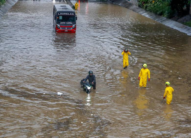 Santiago Valencia (@sav_cardenas) on Twitter photo Durante el 2022 #LaNiña2022 se han presentado múltiples #inundaciones en el Valle de Aburrá #AMVA.
Pero... ¿Es 2022 el año con mayores precipitaciones?
⬇️🧵 (1/7)
<a href="/Dmarinp28/">Díver Eduardo Marín</a> @zuluagajorge Durante el 2022 #LaNiña2022 se han presentado múltiples #inundaciones en el Valle de Aburrá #AMVA.
Pero... ¿Es 2022 el año con mayores precipitaciones?
⬇️🧵 (1/7)
<a href="/Dmarinp28/">Díver Eduardo Marín</a> @zuluagajorge