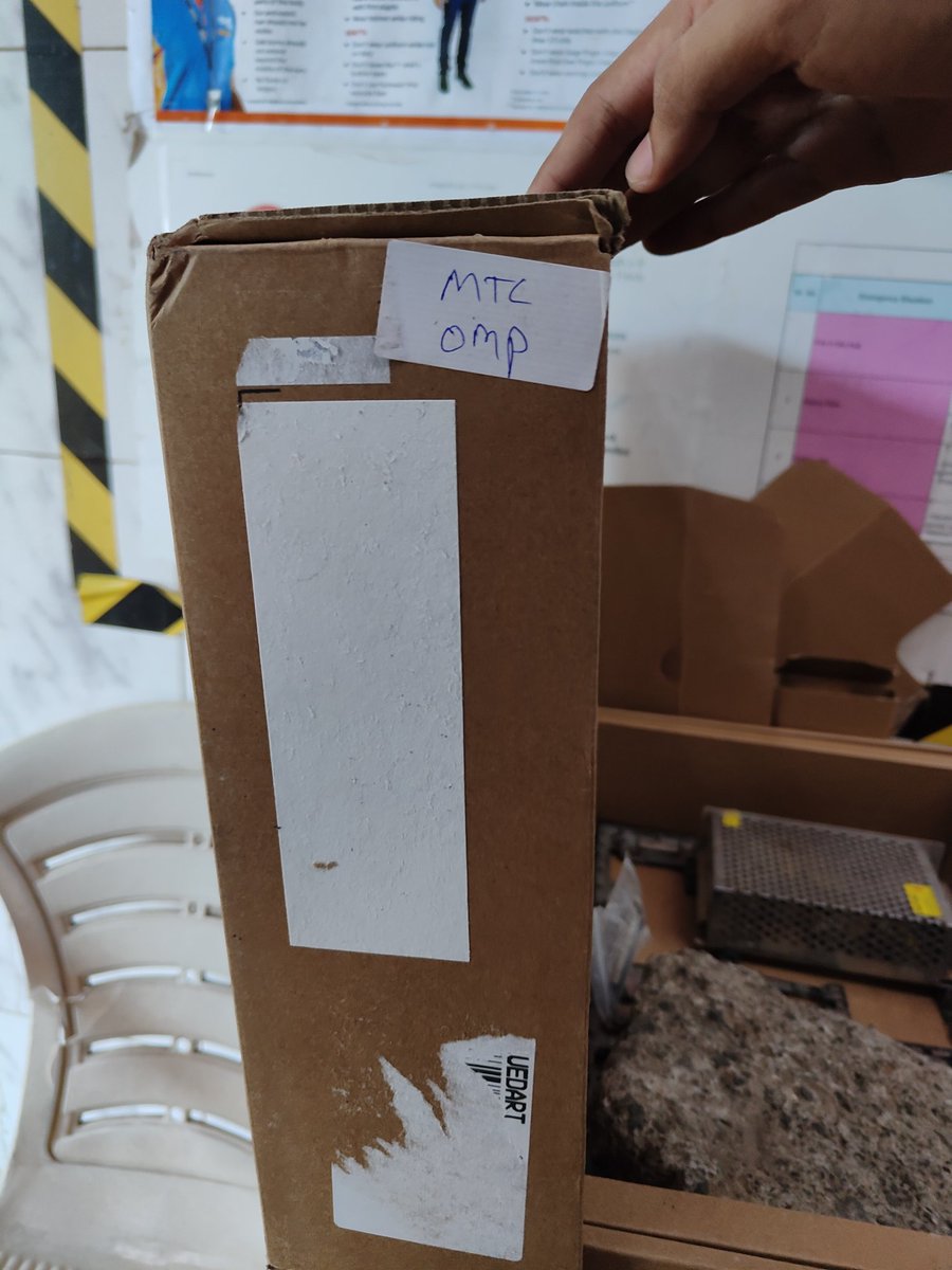 Chinmaya_ramana's tweet photo. Ordered for laptop and recived a big stone and E-waste ! During Diwali sale on Flipkart!
@VicPranav @geekyranjit @ChinmayDhumal @GyanTherapy @Dhananjay_Tech @technolobeYT @AmreliaRuhez @munchyzmunch @naman_nan @C4ETech @r3dash @gizmoddict @KaroulSahil @yabhishekhd @C4EAsh https://t.co/XKZVMVd4HK