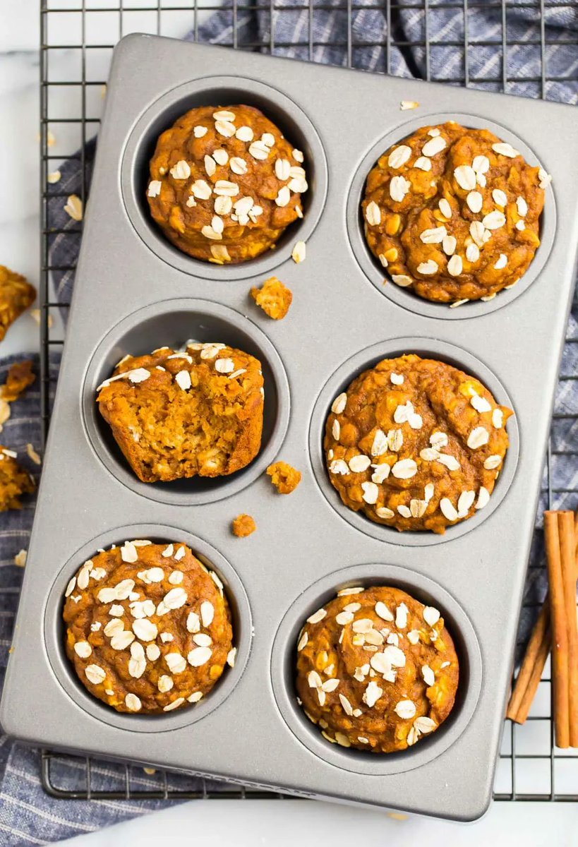WellPlated's tweet photo. Healthy Pumpkin Muffins with Oatmeal https://t.co/QSWdcNdXnw #pumpkin #muffins #breakafst #wellplatedrecipes https://t.co/jAqHoVFHWy