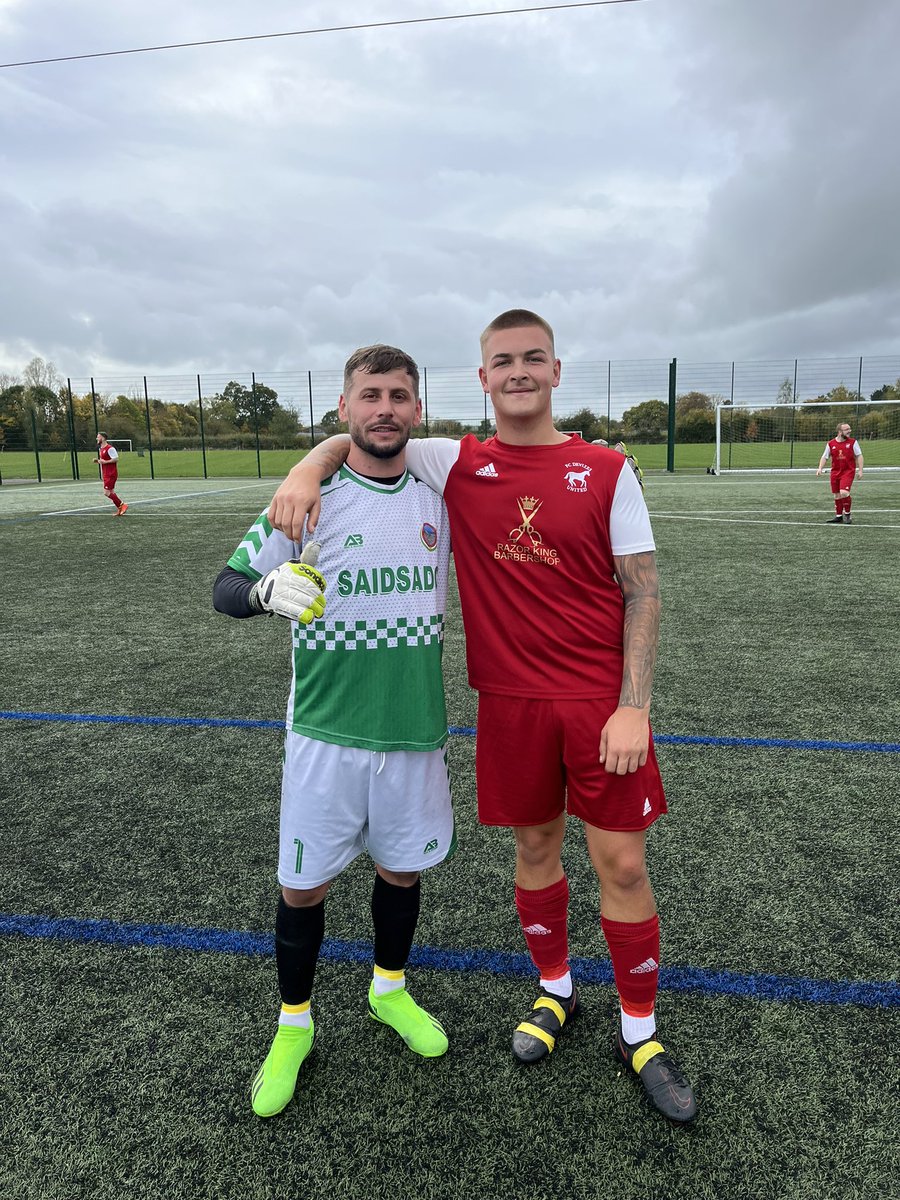 fcdusaturdays's tweet image. The Kurdish 🐈 @AramHusain4 alongside our vice @macachambo who stepped up wearing the armband again yesterday🐎🟦🟥