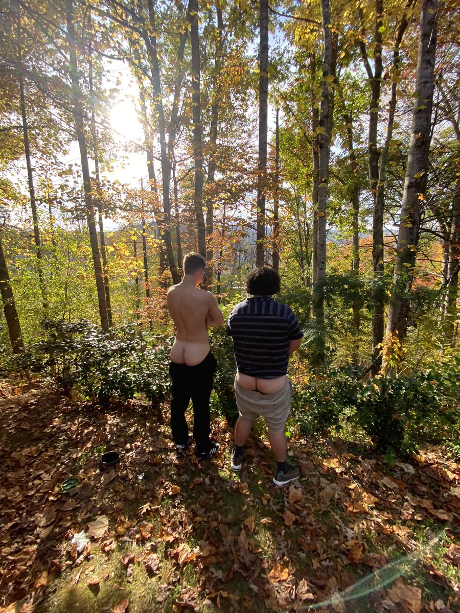 MrMckneckass's tweet photo. Bears in they natural habitat #tweakend
@lengsixfooter https://t.co/14uStIrSeT