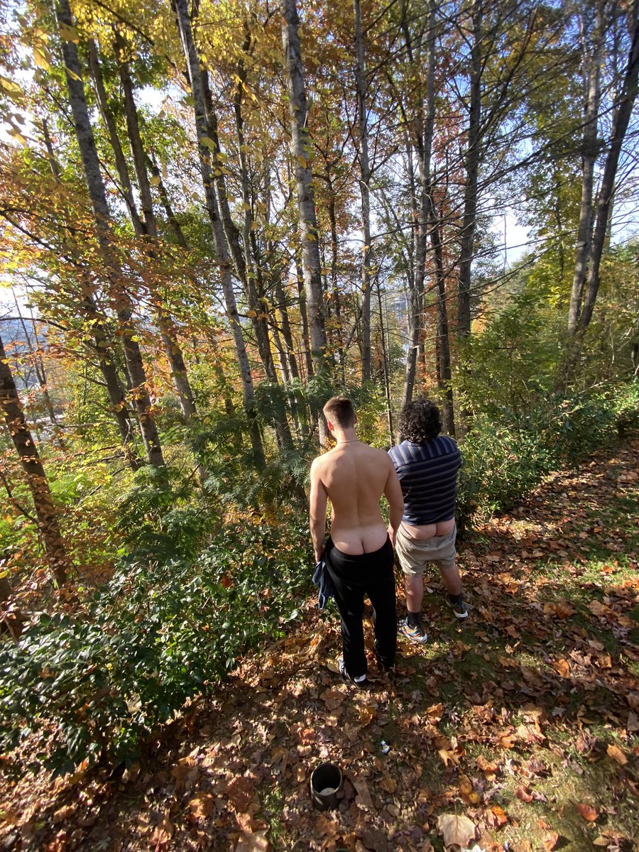 MrMckneckass's tweet photo. Bears in they natural habitat #tweakend
@lengsixfooter https://t.co/14uStIrSeT