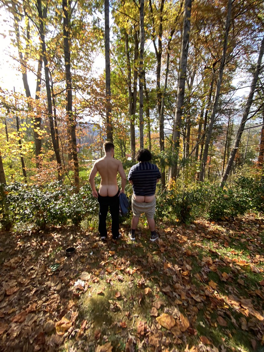 MrMckneckass's tweet photo. Bears in they natural habitat #tweakend
@lengsixfooter https://t.co/14uStIrSeT
