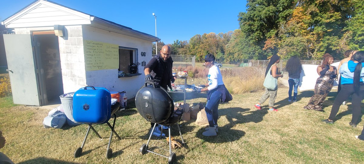 We had so much fun supporting Central's Homecoming Game Day activities!  Shout out to all the parents, teachers, students, and CHS administrators for helping out with all the activities!
At The Game
#CHSFalcons #CHSHomecoming2022 #ParentSupportIsEverything