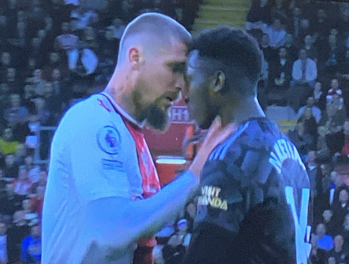 PoorEPLreferees's tweet photo. Lyanco putting his hand on Nketiah's neck and also went in with his head too. Only received a yellow card. https://t.co/uZdCoXXFoR