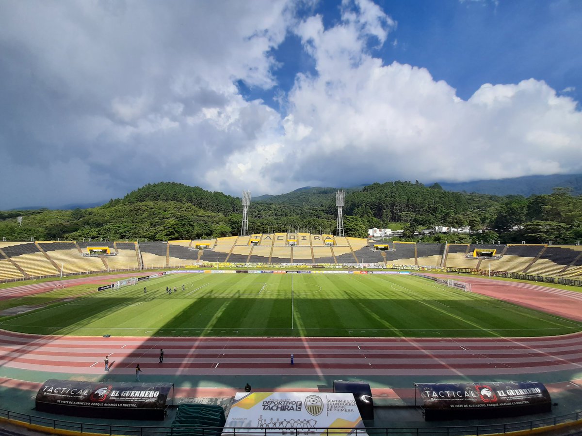 FrankPinedaC's tweet photo. Así luce el Templo Sagrado 🏟 Pueblo Nuevo para el juego de ésta tarde.
⚽ Dvo. Táchira FC 🆚 Dvo Lara
⏰ Pitazo inicial 6:00 pm
📆 #J6 #FaseFinalB #Grupo2
🏆 @LigaFUTVE
📻 Transmisión de @futbuenoo y @lafm985
Todos a Pueblo Nuevo #JuntosXLaClasificación #VenezuelaEsFUTVE 🧐 https://t.co/vuZC5QXPFN