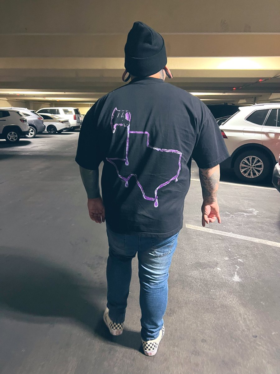 I’m the only mother fucker walking around Vegas repping that @SlumpedBoyz shit 🤘🤘🤘#RIPBIGMOE