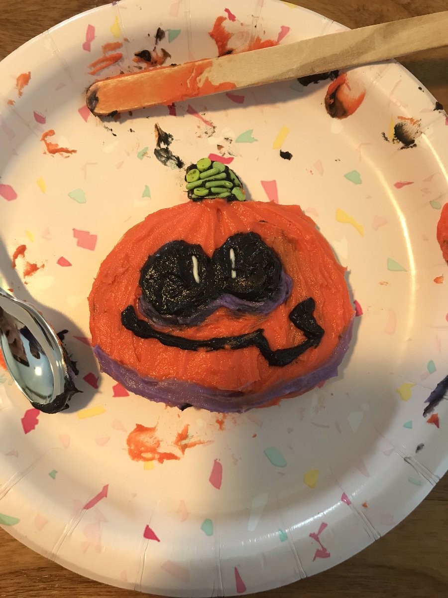 goofytoonies's tweet photo. Pump!! But.. a cookie?! @_SrPelo_ #spookymonth #skidandpump #cookie #srpelo #delicious #pumpkincookie #pumpandskid #hatzgang #liketheoldstimesfnf #cookiedecorating #thefinalhashtag https://t.co/98qiZaNyAU