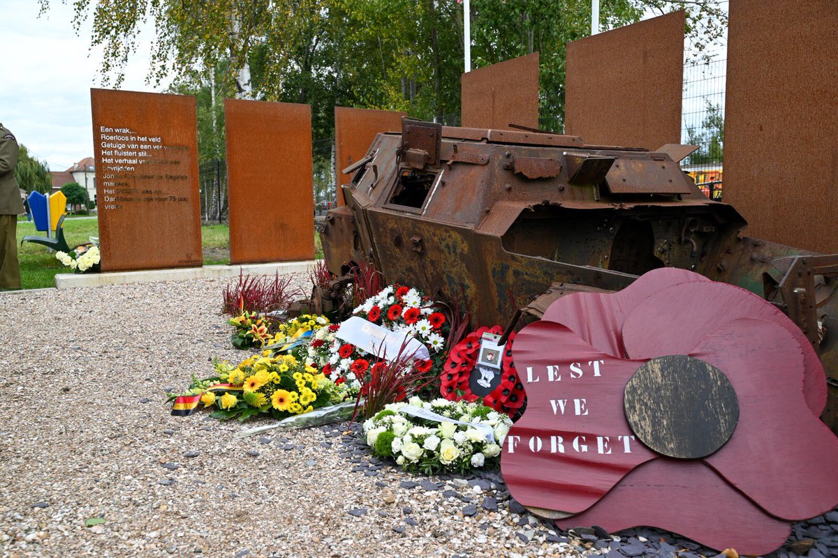 DutchPolar's tweet photo. Today @DutchPolar attend to the commemoration in @GemeenteEssen   Essen-Belgium was liberated by Canadian and British forces. We are grateful and payed our respects today #lestweforget #tdpb https://t.co/wuvpQxi7io