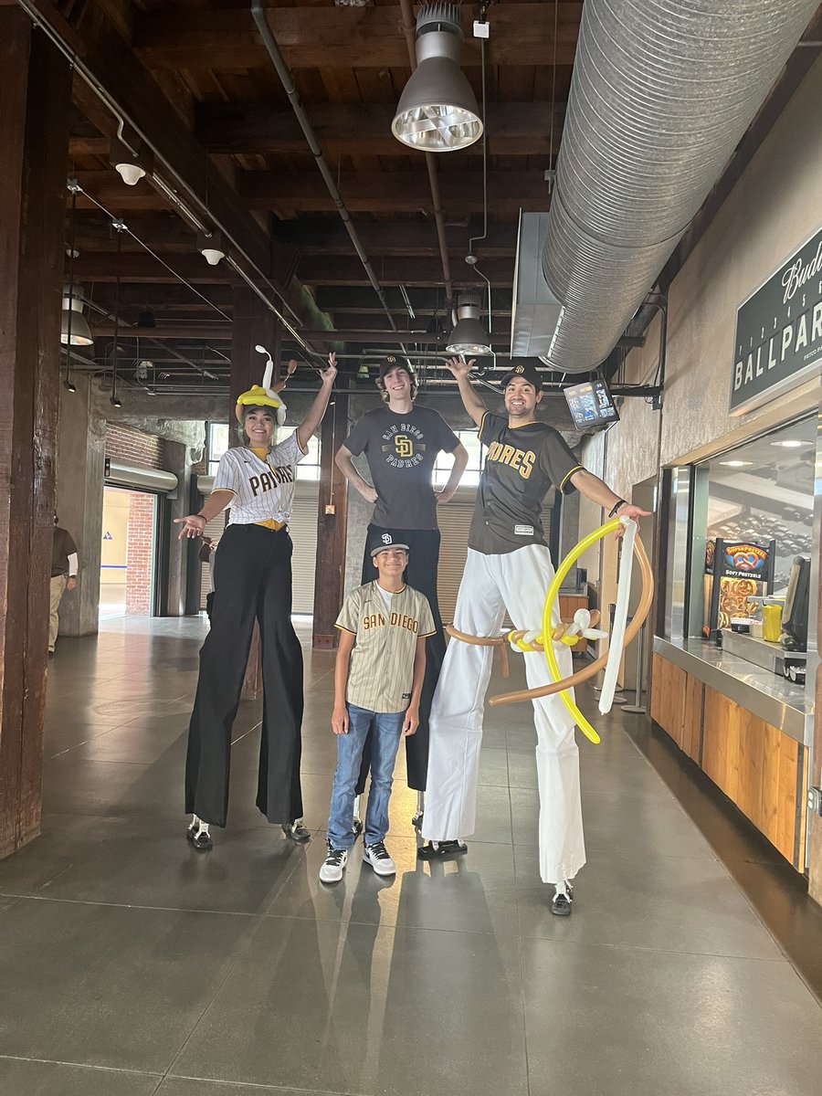 eviedepaz's tweet photo. Keeping the faith! 🤎💛 #timetoshine https://t.co/pOeODRdB2C