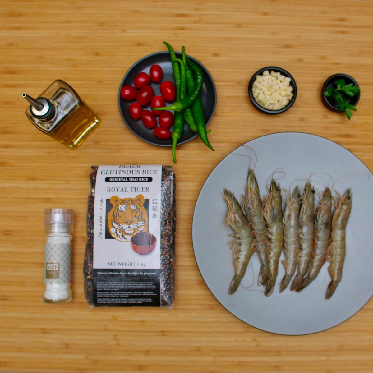 onacook_fr's tweet photo. [CREVETTES AU RIZ NOIR THAÏ 🦐]

Notre chef Onacook vous fera découvrir vendredi un plat très facile à préparer, plein de saveurs et de couleurs : les crevettes au riz gluant noir  😍

#ingrédients #ingredient #recette #crevettes #crevettesafrique #riztai #riznoir #rizgluantnoir https://t.co/MMfj54gQCb