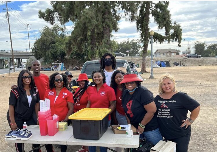 DSTBakersfield's tweet photo. Service is what we do! This weekend we partnered with the Bakersfield AIDS project’s Needle Exchange Program and hosted a wonderful GEMS meeting. #dstfwr #dst1913 #sisterhood #service https://t.co/FFQs8EUotn