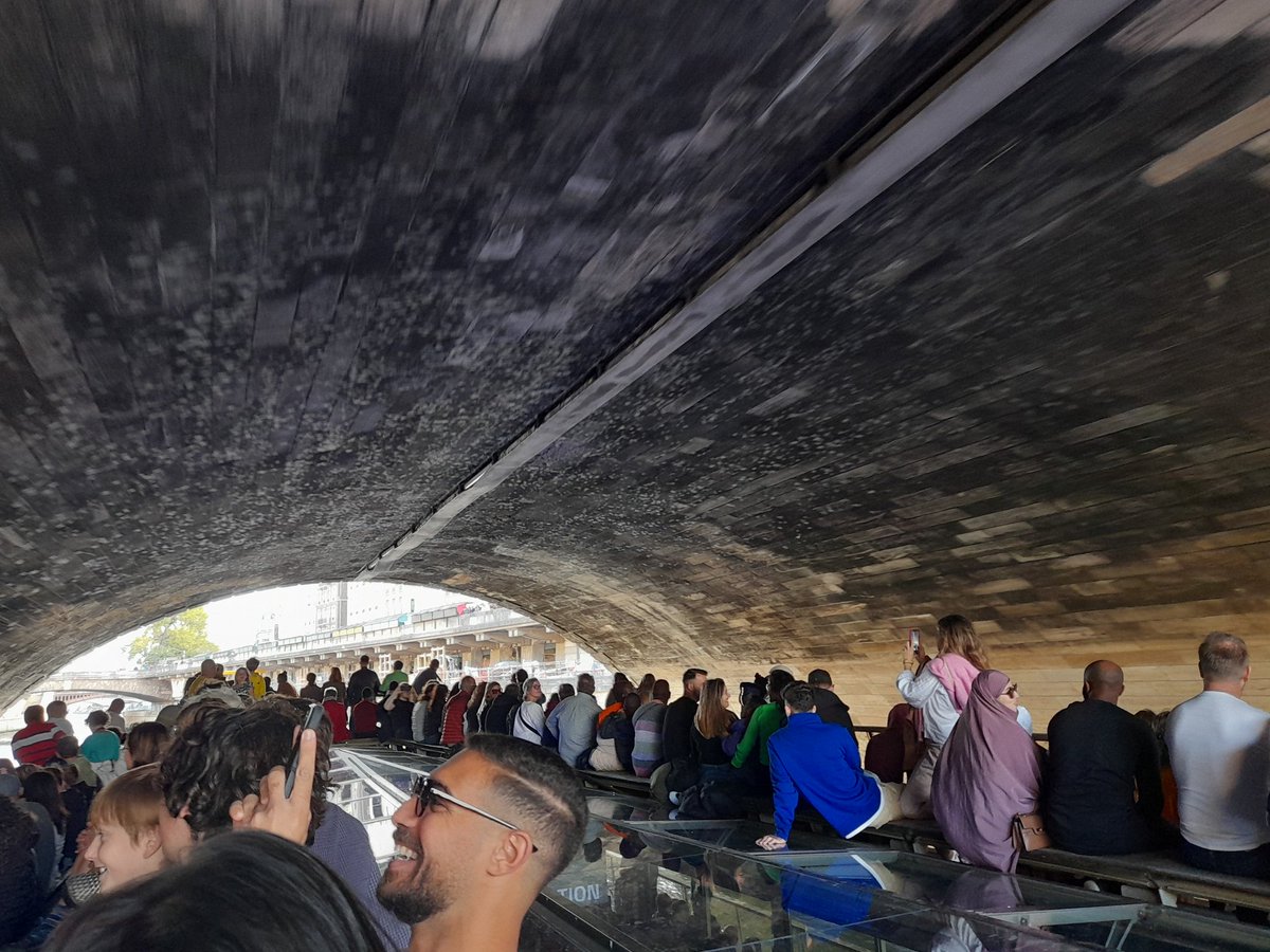 CCSeniorTrips's tweet photo. Seen from the Seine! #CCMFL #CCFrench https://t.co/NSc0vjPcTw