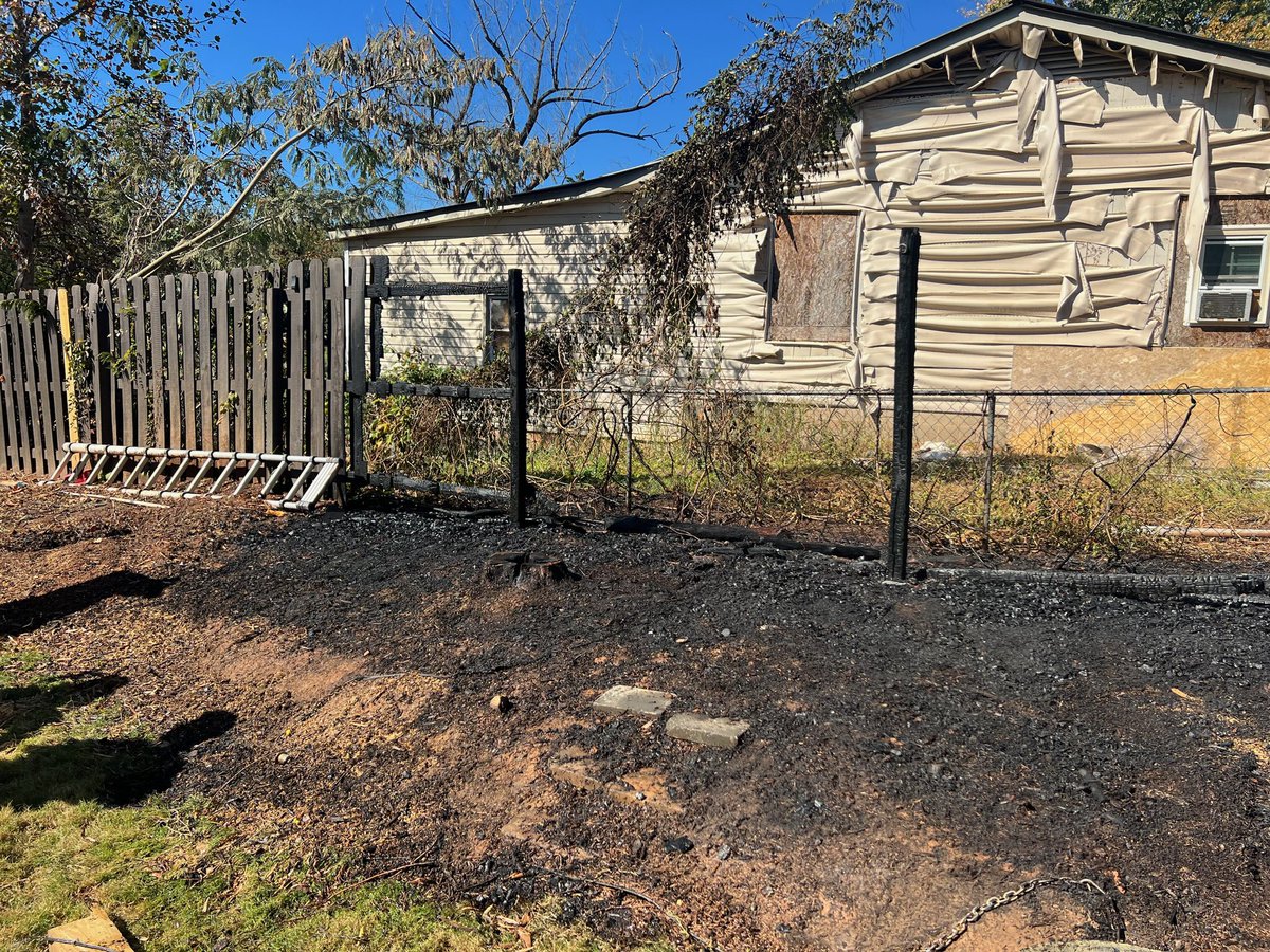 Huntersville_FD's tweet image. *OUTSIDE FIRE* This is our second fire of the day. Earlier today (1:30p) Station 2 responded to another outside fire in the 7020 Block of Gilead Road. Fire controlled prior to reaching the home.#OutsideFire