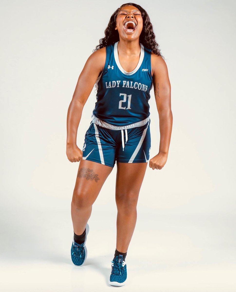 _Brecha's tweet photo. Sometimes you gotta be a beauty & a beast 🏀👑 @SAU_News
BIG 2️⃣1️⃣ #onelastride
LL3️⃣ #playforMazé
#QueenoftheCourt
•
•
•
📸: @jordanesteemphotography
💆🏾♀️: @nygercatrice
#LL3 #playforMazé #BigQueen #SAUFalcons #HooperQueen #Miss72nd #basketball #femalehooper #SOARwithBYRD https://t.co/b6dxerEgwK