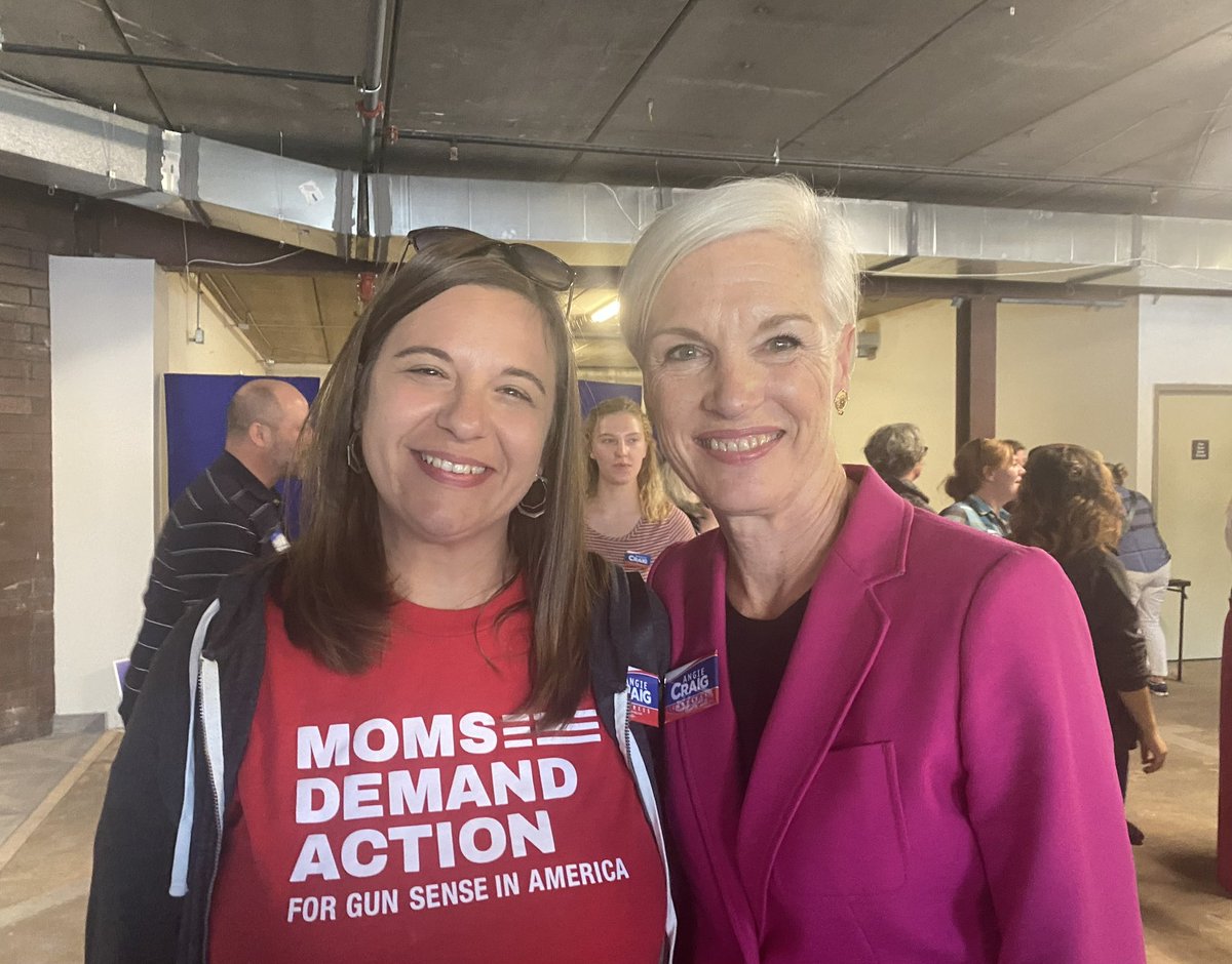 A gorgeous day to knock doors w/ @RVarco for an amazing group of women #GunSense candidates. Loved the @MomsDemand shout-out from my Congresswoman @AngieCraigMN and got to meet the legendary @CecileRichards #RoeTheVote #BigMomEnergy