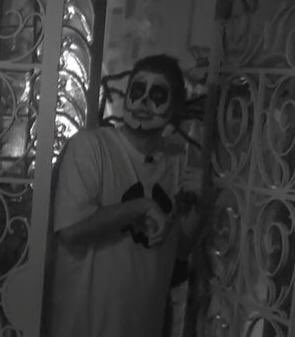 iluuminaty_'s tweet photo. Igualitos JAJAJAJAJJA 😱

#FantasmagoricNight #perxitaa 💜 https://t.co/PopsX27J3x
