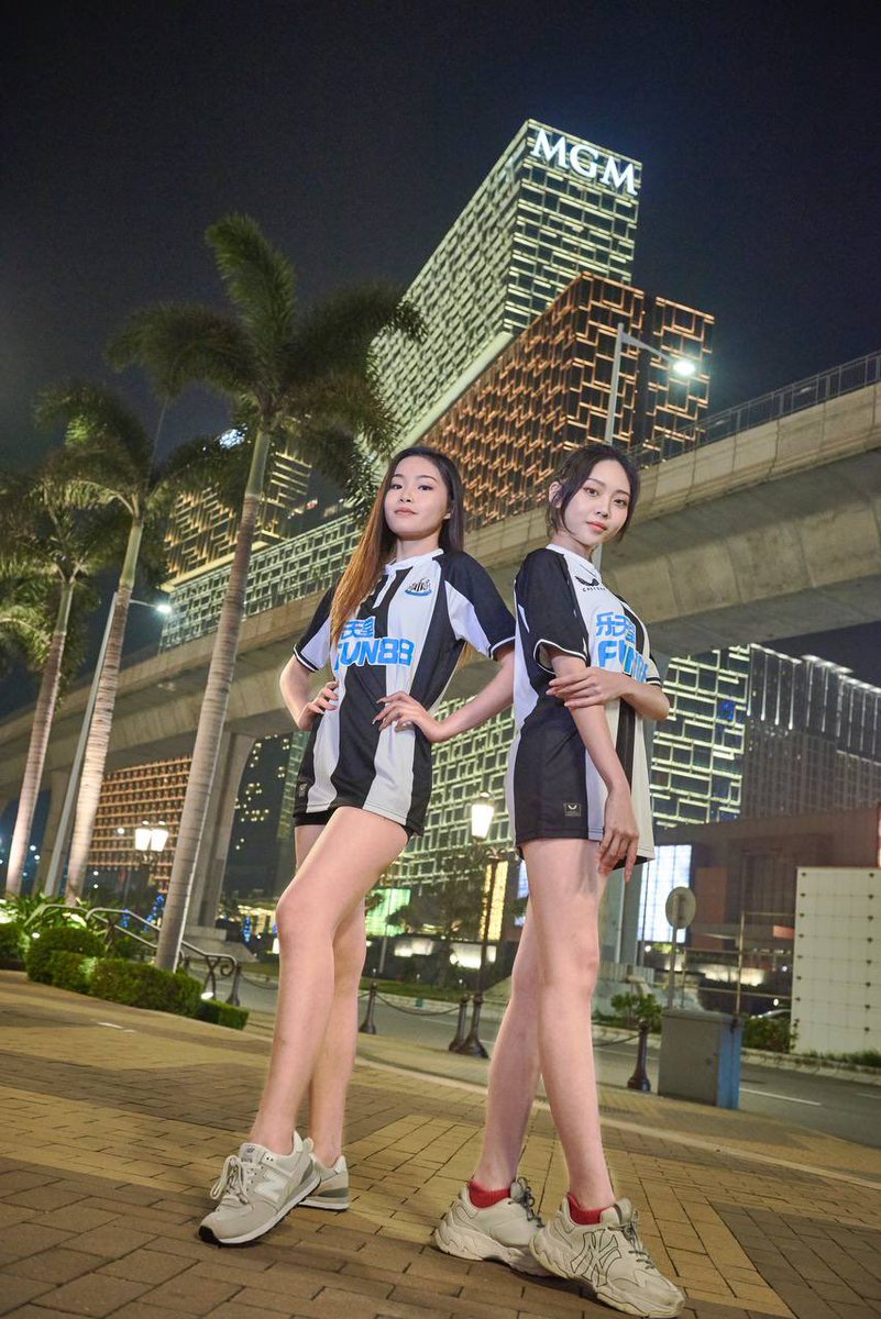 88funco's tweet photo. 乐天堂FUN88 登陆澳门
2022世界杯合作伙伴
信息安全 资金保证🤑

乐天堂FUN88 官方网站 https://t.co/OzWj8uaqXS
注册/存款/提款5分钟完成💰

体育博彩 线上娱乐场 棋牌
老虎机 彩票 电竞

客服微信：fun99998888
客服飞机：@sssuperfun
24小时在线 ✅ https://t.co/4ATb9jsHGQ