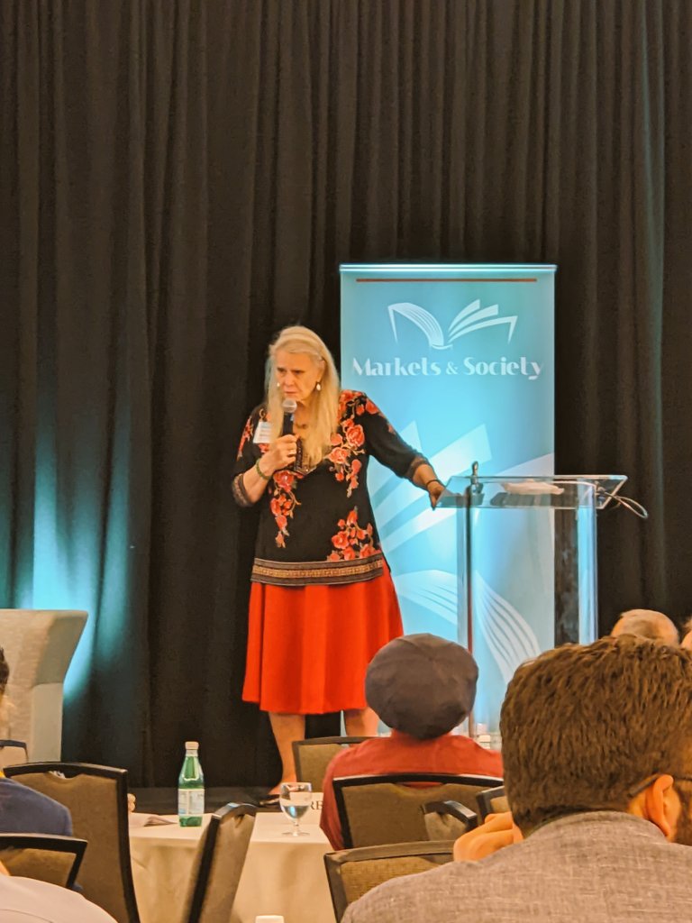 llparedes's tweet photo. '#Equality of opportunity just can't be achieved. Equality of permission we can achieve tomorrow.'
Remove the hurdles of the law for a true #Humanomics #Liberalism. @DeirdreMcClosk keynote - @Mercatus Markets & Society conference 🤩 https://t.co/IbsIr8jG96