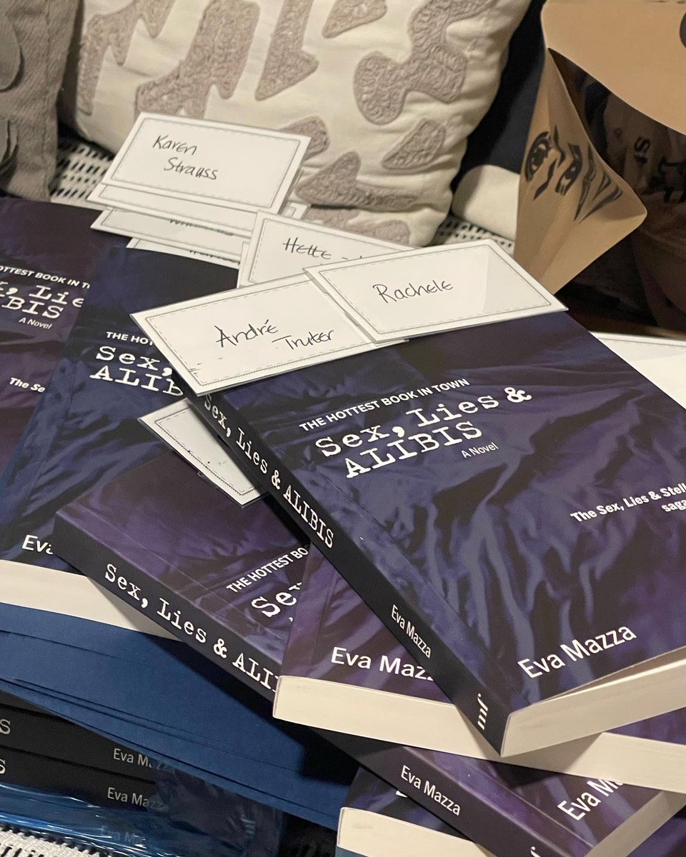 mazzamaxim's tweet photo. Gearing up for tomorrow’s launch in #Stellies #SexLiesAndAlibis #WhatJenWouldDo @collettdawson @melindaSMACKED @NBPublishers @ExclusiveBooks @BaileySchneider https://t.co/6YNbg2D9Tw