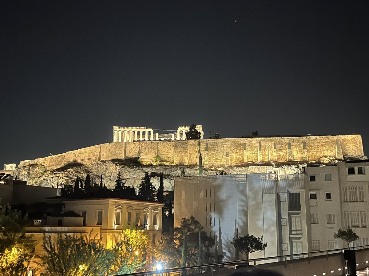 It was fantastic to see you @weoncologists @OncoAlert and spend amazing time in Athens with @gbanna74 @DrJNaidoo @marilykmd @mtsiatas & others! Thanks @g_mountzios for the invitation & great hospitality! @HeSMOtweet is doing great work in Greece! Hope for more meetings in Athens!