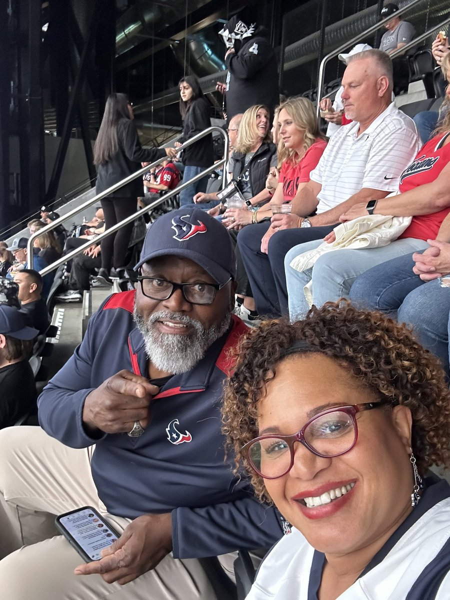 MrsSkoolTxns's tweet photo. Let’s go Texans #TXvsLA @HoustonTexans @OlSkoolTxns90 https://t.co/hr1fayz8Kv