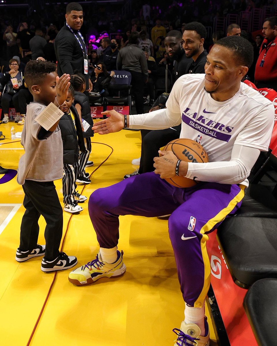 NBA tweet media