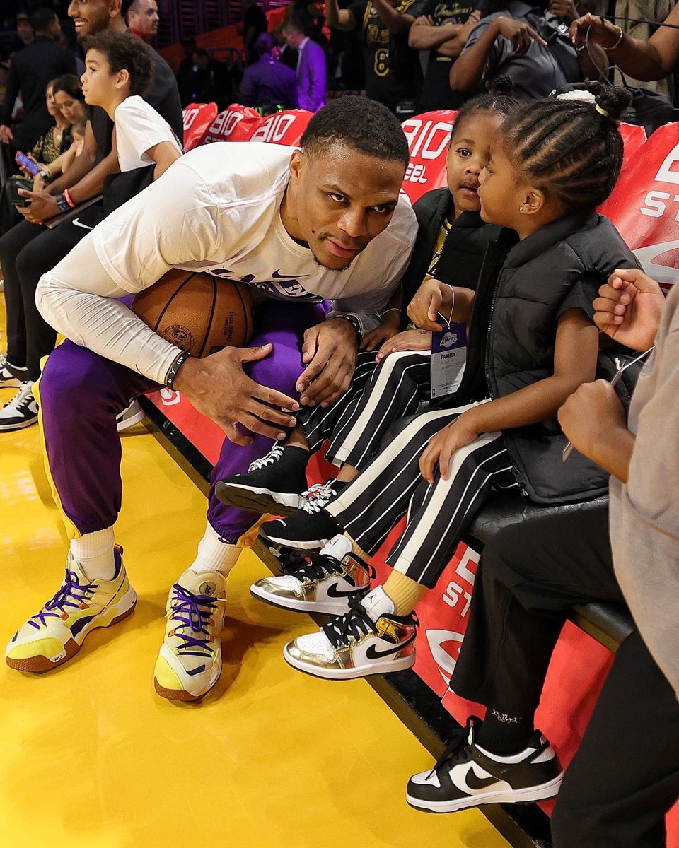 NBA tweet media