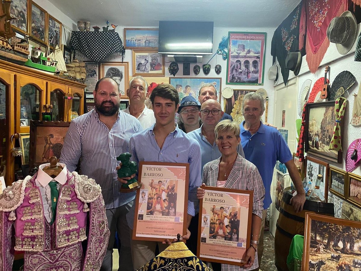 Victor_Barroso_'s tweet photo. 🏆 Feliz y agradecido por haber recibido hoy el Trofeo Niño Villar al triunfador de la Novillada del Puerto de Santa María 

#ElFuturoEsVictorBarroso https://t.co/NcIGKYHUrb