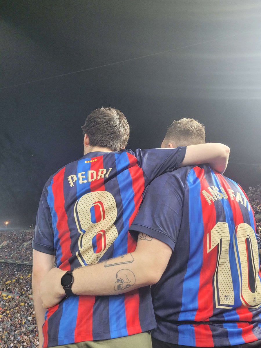 Det repeteres, og det repeteres med glans fra <a href="/norwegianman13/">Ingar H</a> som er på plass på Camp Nou for å se Barcelona🔵🔴 ta i mot Athletic Club🔴⚪️. Og denne gangen har han med seg helnorskt selskap med <a href="/EvaMoshuus/">Eva Moshuus</a> og <a href="/AnundmedA/">Ånund</a>! Nyt kampen og kveld, folkens!