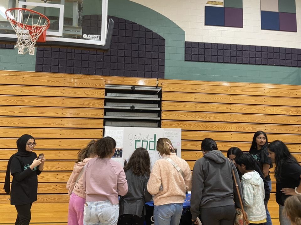 Girls Who Code NHS tweet media