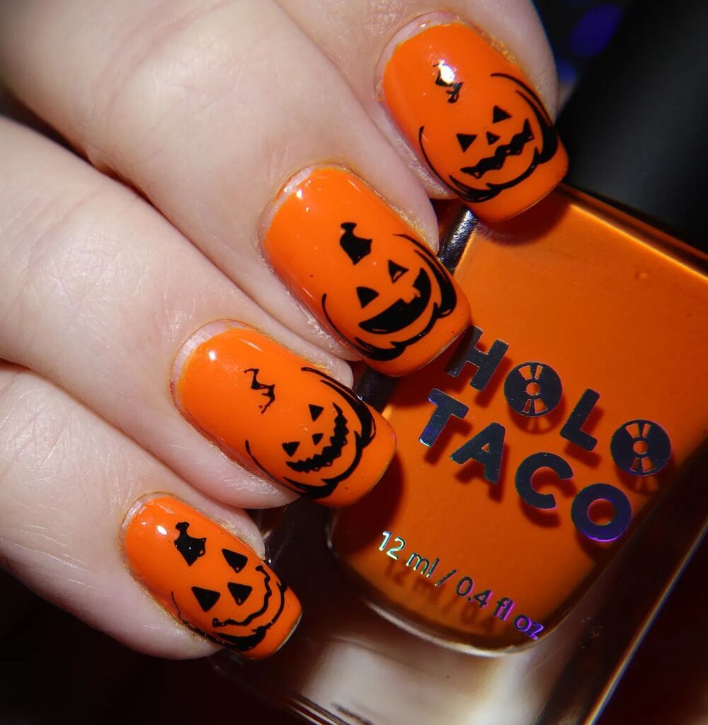 _Kodachi_'s tweet photo. Nothing like some basic spooky pumpkins for Halloween
Colors: @holotaco - Oh my gourd
Plate: @hellomaniology - 158
#holotaco #holotacoholoween2022 #ohmygourd #nailart #nails #nailpolish #nailswatch #nailpolishswatch #nailpolishaddict #notd #nailsofig โฆ https://t.co/DKwhdXYKaK https://t.co/xe1BPLrYZd