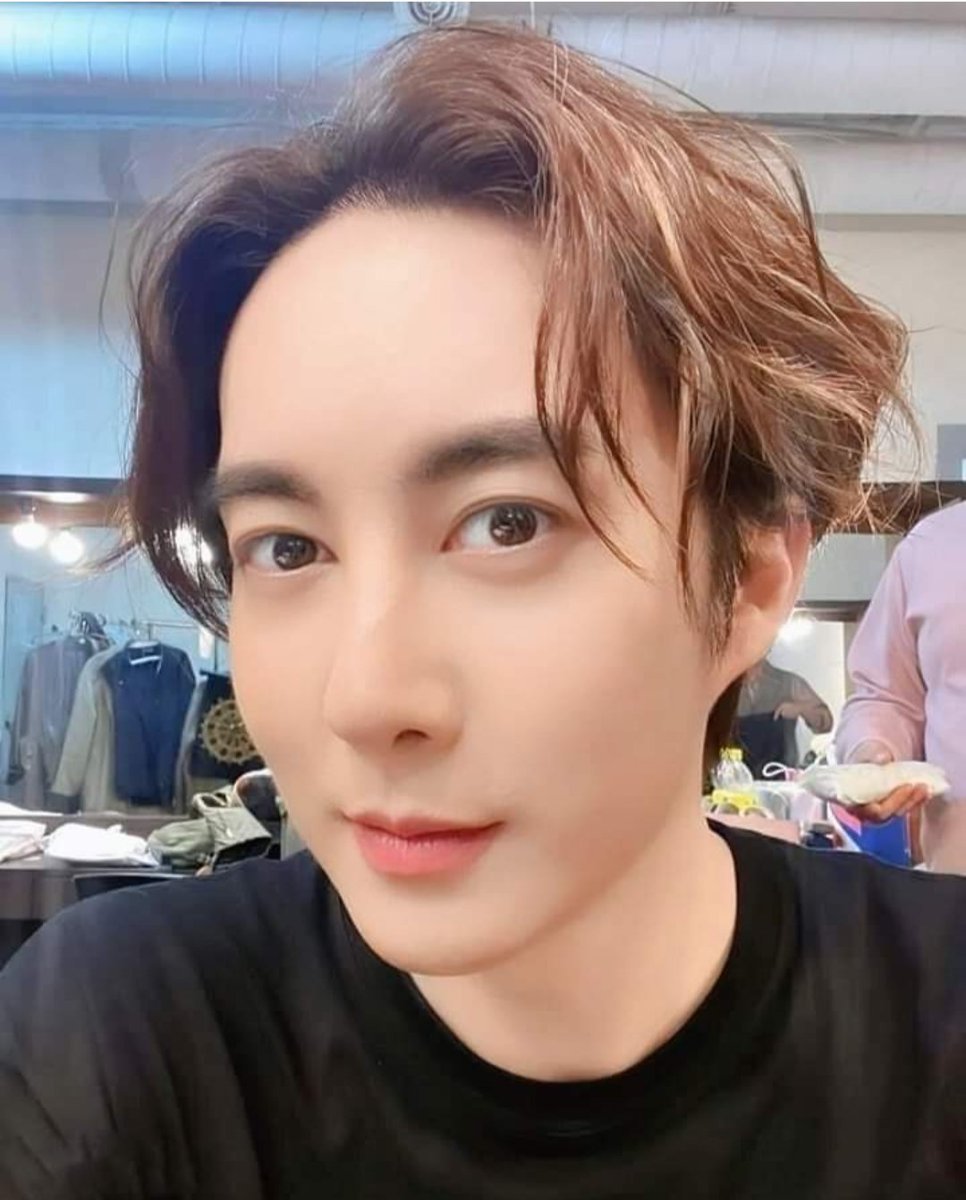 andrea_KHJ_'s tweet photo. @Radioinnovacio1 ๐ฅฐ๐ฅฐ๐ฅฐ #kimhyungjun @official_KHJ87
#SS501 #DS301 #tripleS Kim hyung jun ๐ฅฐ๐ฅฐ๐ฅฐ https://t.co/BlZTeAGLBP