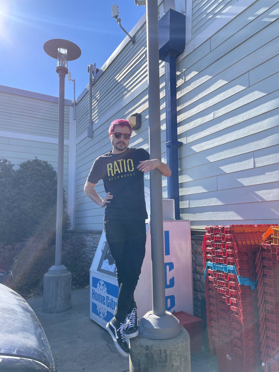 KaliMasiBand's tweet photo. Lancaster, PA tonight at American Bar and Grill with @samrussomusic and @tanegraves / @tightwirempls 😘😘😘 https://t.co/3O9hYt1hFs