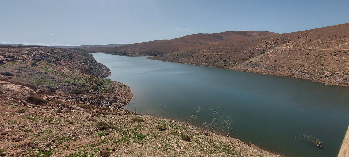 FuerteMeteo's tweet photo. Presa de Los Molinos, Las Parcelas. Puerto del Rosario #Fuerteventura #Canarias @VickyPalmaMeteo https://t.co/lcQDmOEzTQ