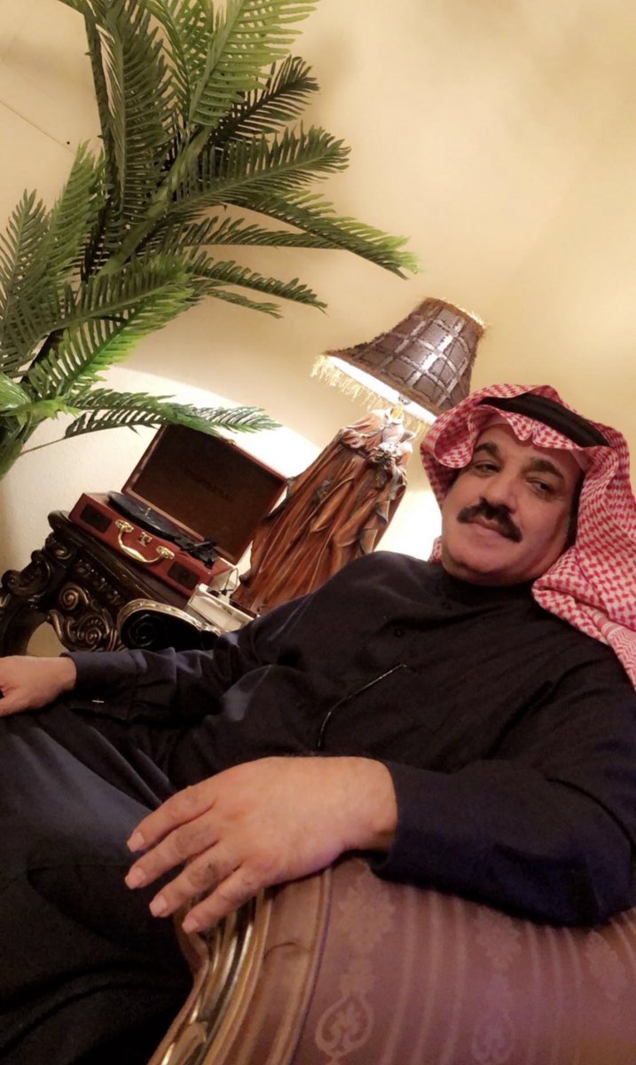 aalmarkhan1's tweet photo. #الجوف
النـاس  سموّني ترى ..شـاعر  الجوف
ماهوب   انا اللي عـاد سمّيـت  روحي
وش مزعلك..  ياقاصر الراي والشوف
والـله فـلا تـاصــل ..ولا عشـر  بوحي
اعطيك فسحه من رصيدي ومصروف
وعن ضربةالشمس استظل بصروحي
من شاف نفسه شيّ..ماهو بمشيوف
ياالغامض ..اللي ماتسـاوي  وضوحي
#عبدالرحمن_المرخان https://t.co/y05KRgjO2d
