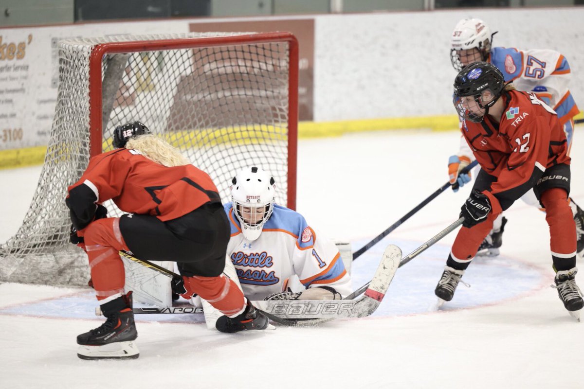 MinnHockeyHP's tweet photo. NIT 14U Girls

The MN Moose (3-0-1) finish strong with a trio of second half goals and cruise to a 4-0 win over Little Caesars (1-3-1). Boone and Skoogman lead scoring with a goal and assist each. #ccmnit https://t.co/TWnk1v00yy