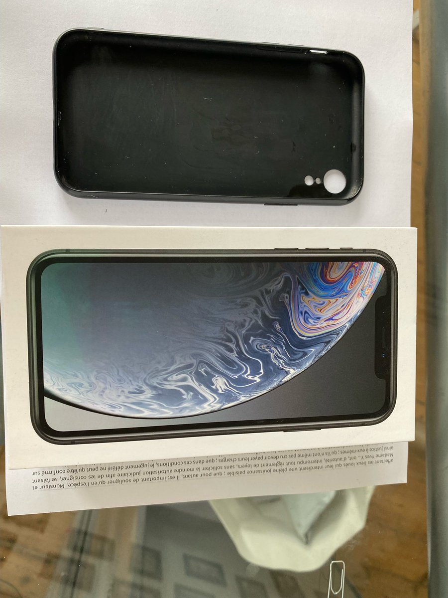 ⚠️Je vends tjrs un iphone xr noir 128 go  à 220€
