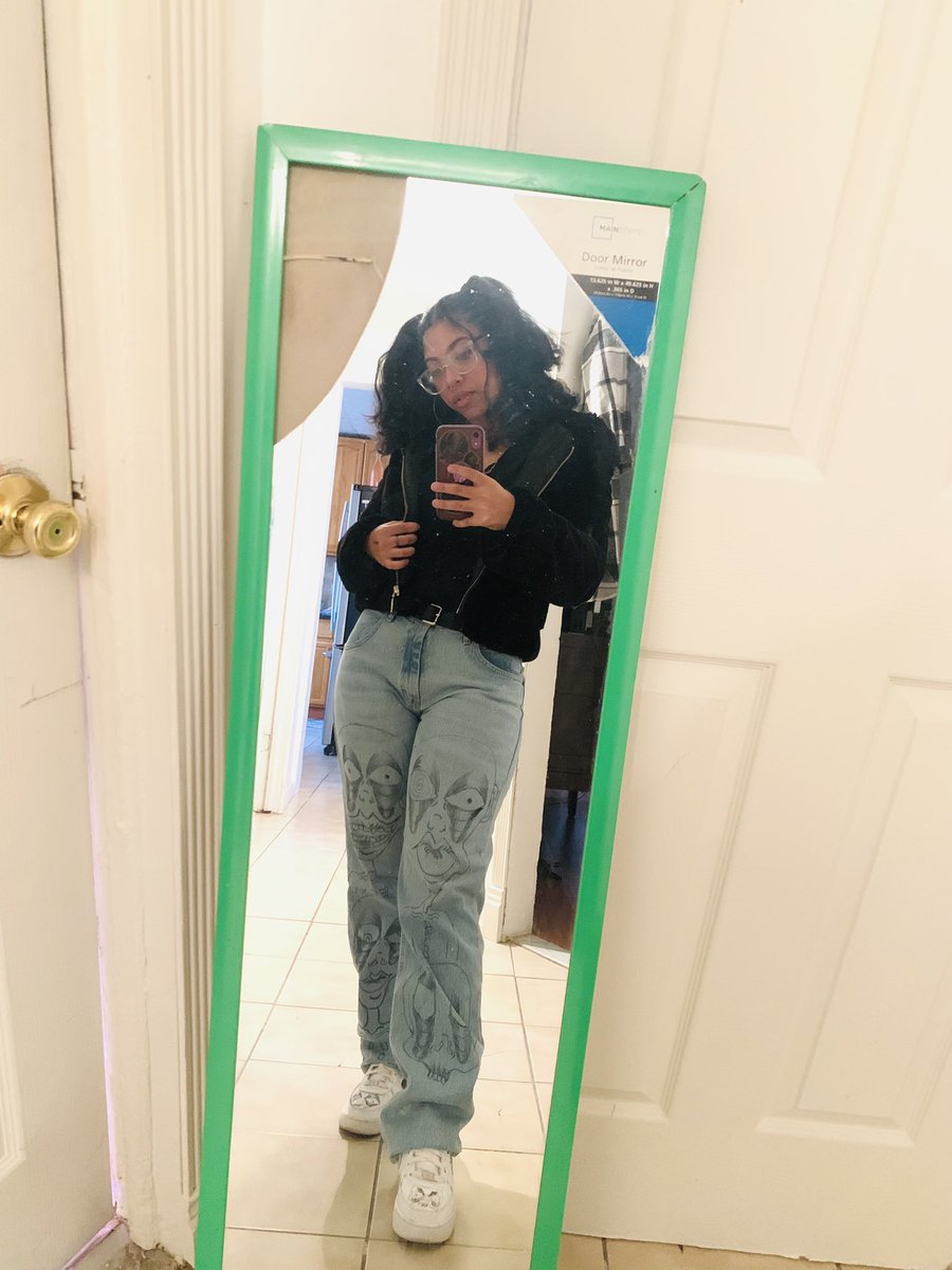 yahannieex3's tweet image. made some new pants guys
