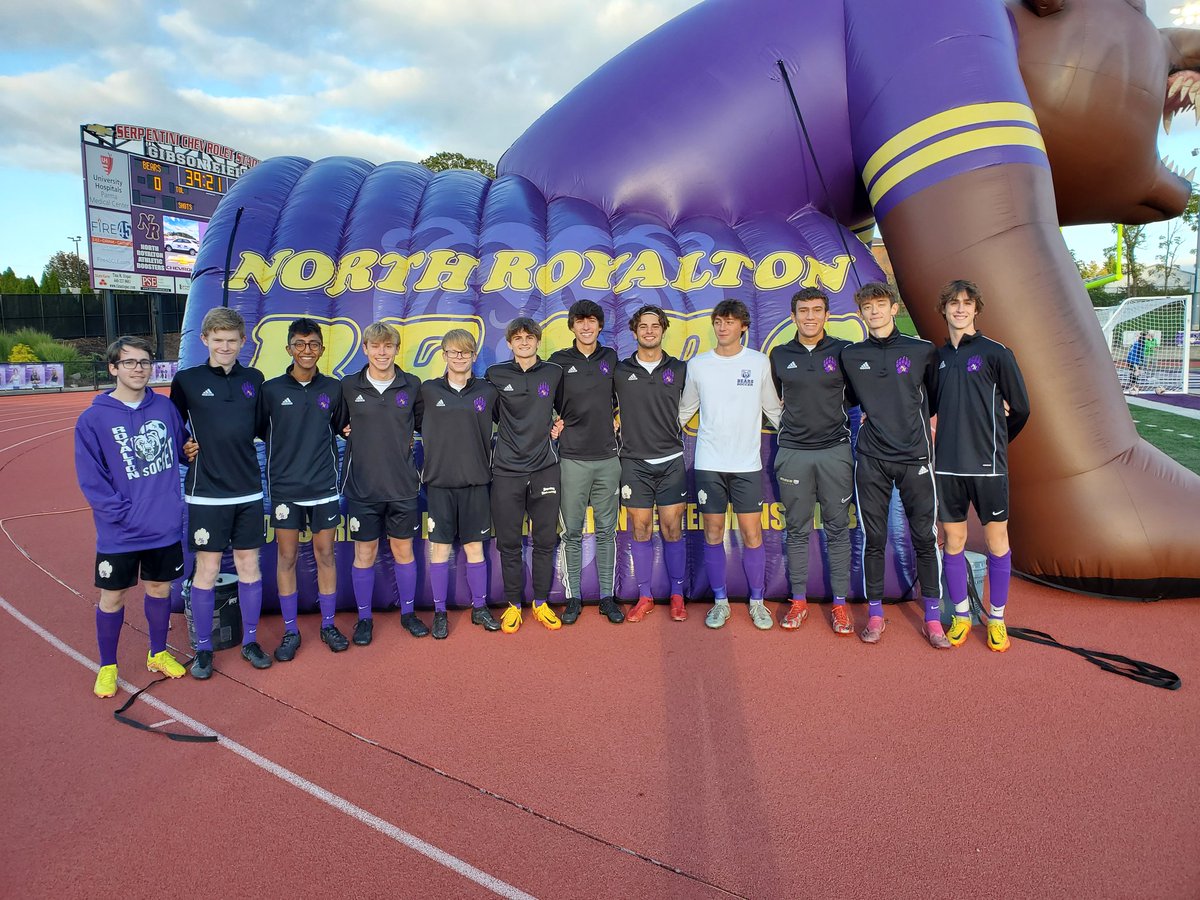 Bears battle hard last night until the final whistle but lose 3-2 to end their season.

Thank you to our 12 amazing seniors for everything they have done for our program over the last 4 years. Every one of you will be missed.