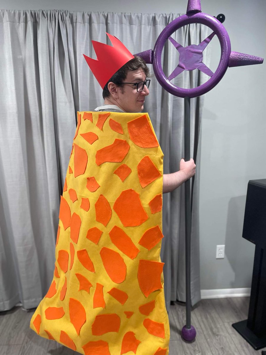 xDeathMeowtal's tweet photo. Cosplaying my RuneScape account for Halloween 🧊🧊🧊🧊🧊 https://t.co/IyocDhdoBh